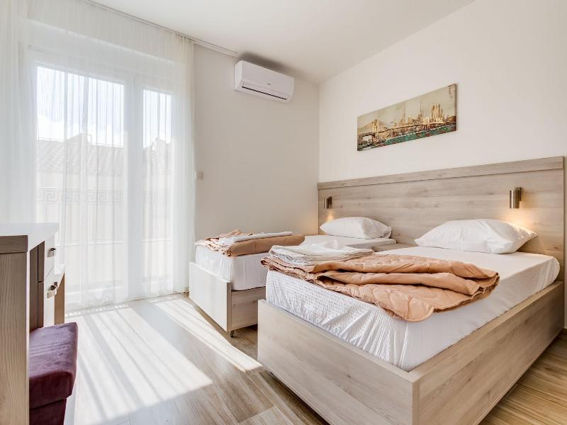 Almare Apartments Budva image