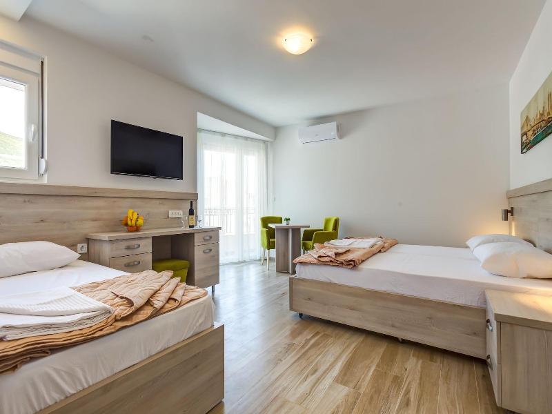 Almare Apartments Budva image