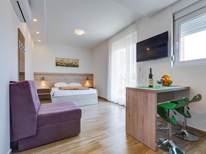 Almare Apartments Budva image