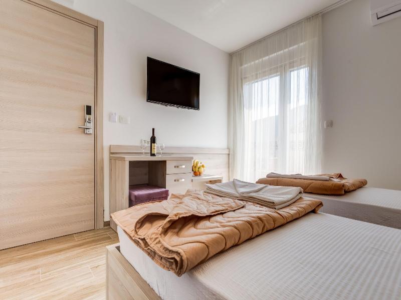 Almare Apartments Budva image