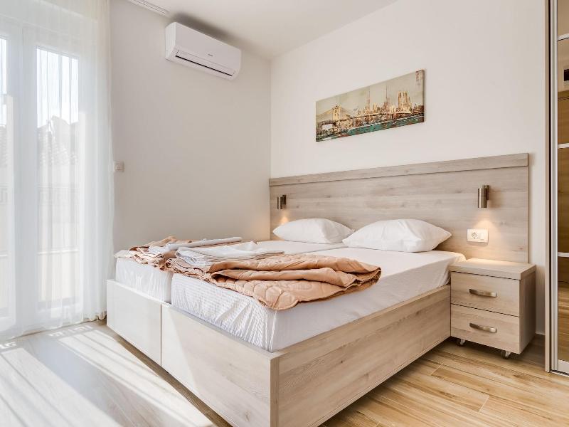 Almare Apartments Budva image