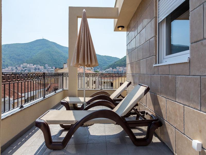 Almare Apartments Budva image