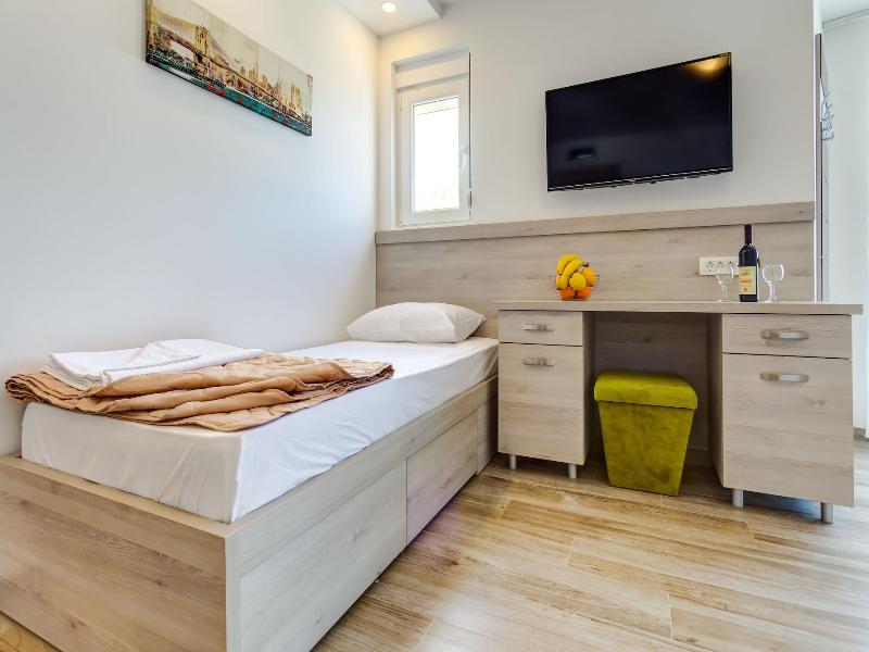 Almare Apartments Budva image
