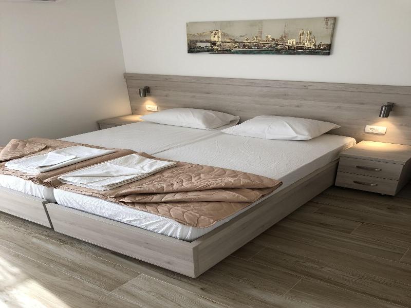 Almare Apartments Budva image