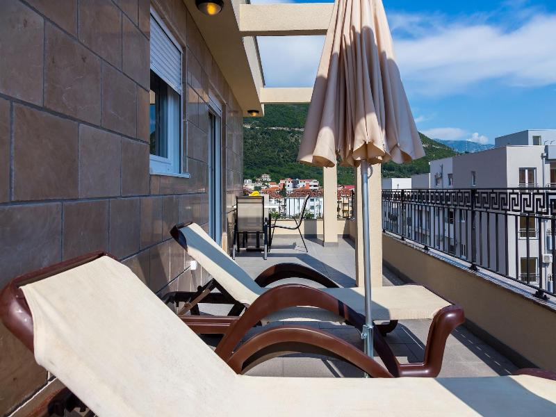 Almare Apartments Budva image