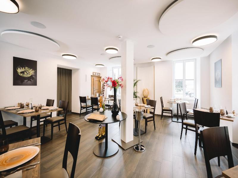 Hotel Restaurant La Croix D Or image