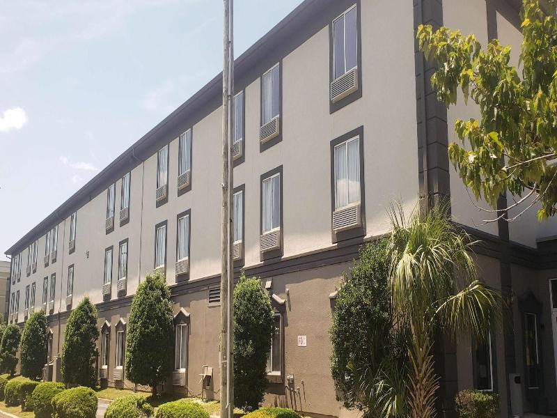 Motel 6 Mobile Al Airport Blvd image