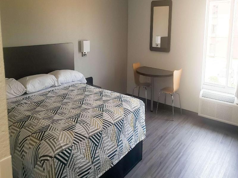 Motel 6 Mobile Al Airport Blvd image