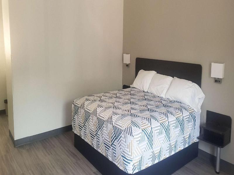 Motel 6 Mobile Al Airport Blvd image