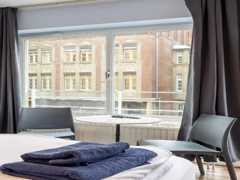 Icke Apartments image