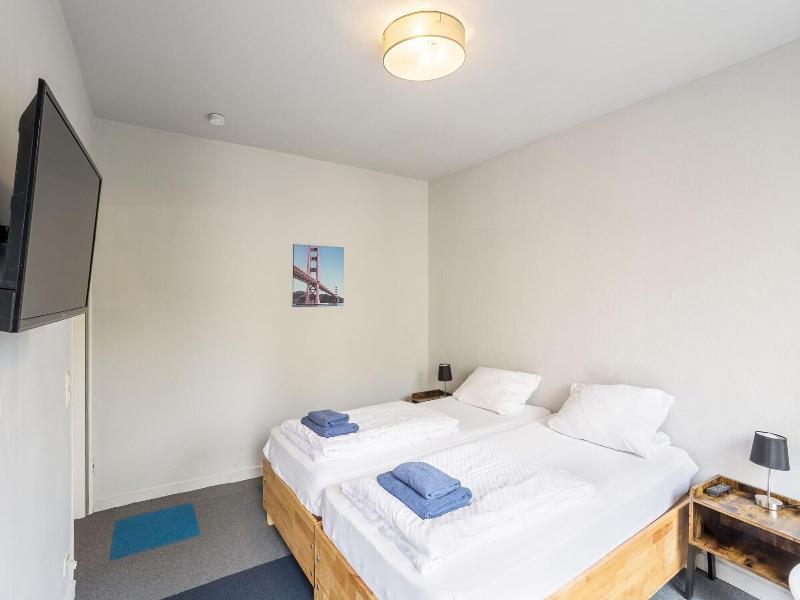 Icke Apartments image