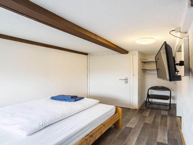 Icke Apartments image