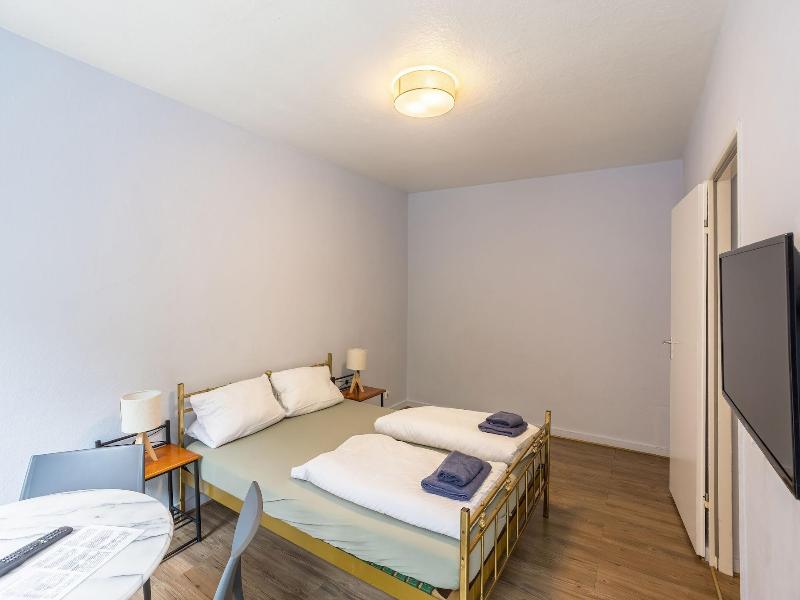 Icke Apartments image