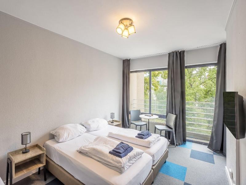 Icke Apartments image
