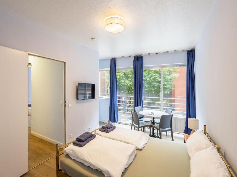 Icke Apartments image