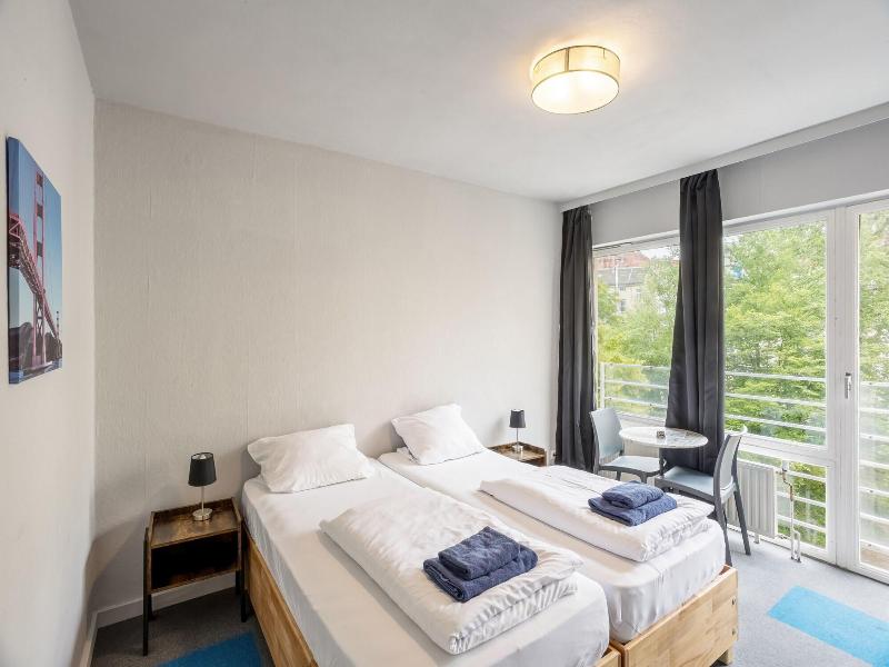 Icke Apartments image