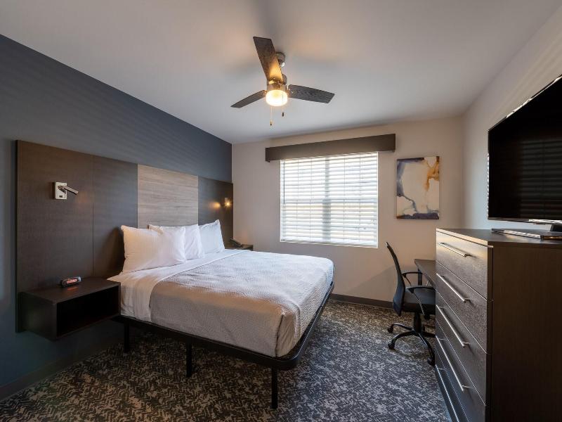 Stay Apt Suites Alexandria Fort Belvoir image