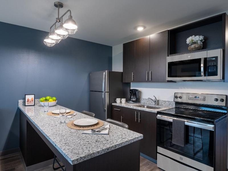 Stay Apt Suites Alexandria Fort Belvoir image