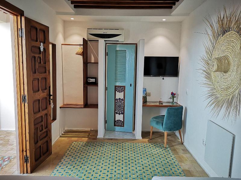 Riad Louane image