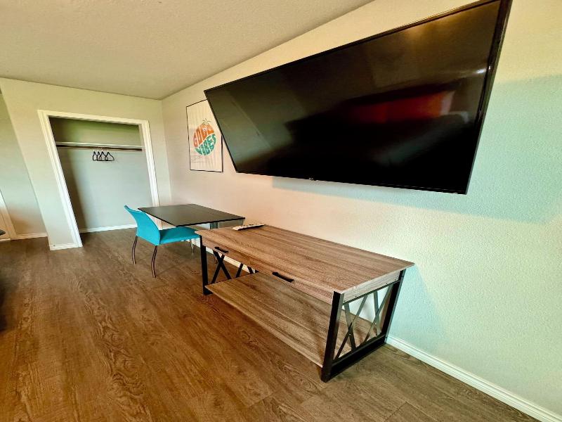 The 409 Bolivar Beach Hotel 5