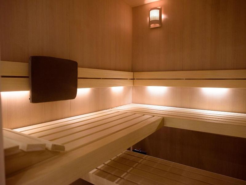The Green Elephant Hostel Spa image