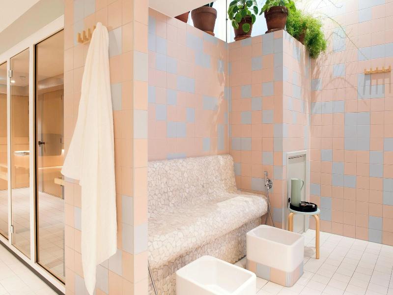 The Green Elephant Hostel Spa image