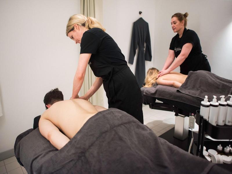 The Green Elephant Hostel Spa image