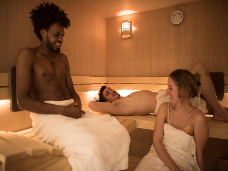 The Green Elephant Hostel Spa image