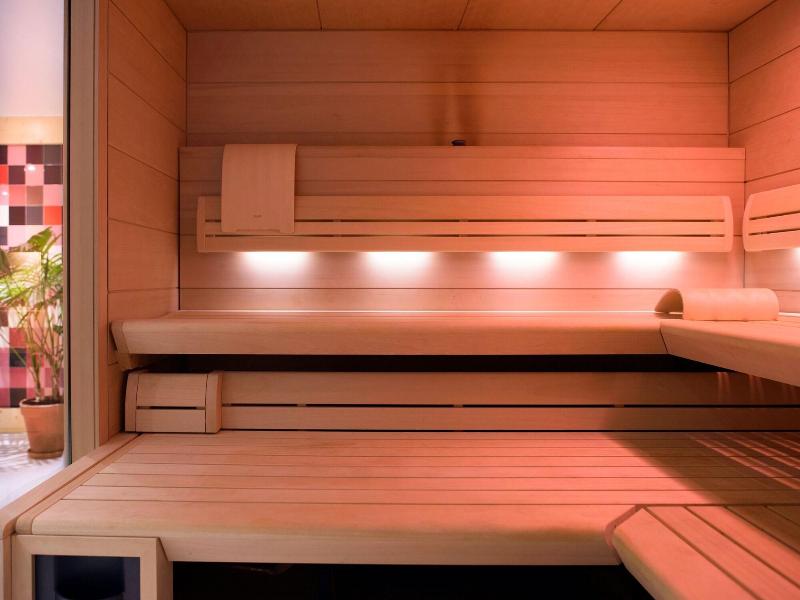 The Green Elephant Hostel Spa image