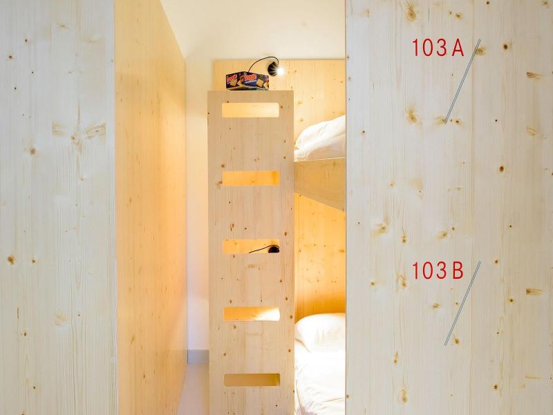 The Green Elephant Hostel Spa image