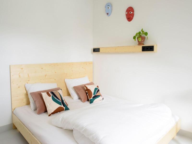 The Green Elephant Hostel Spa image
