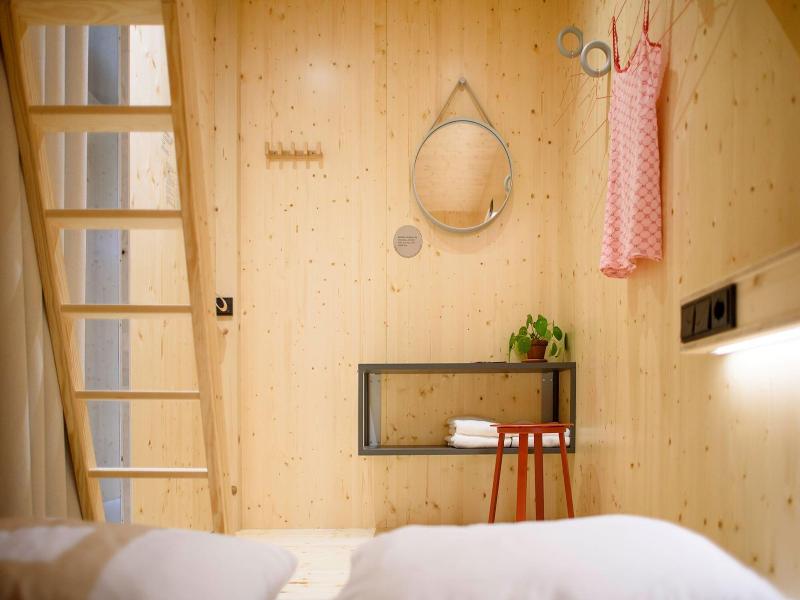 The Green Elephant Hostel Spa image