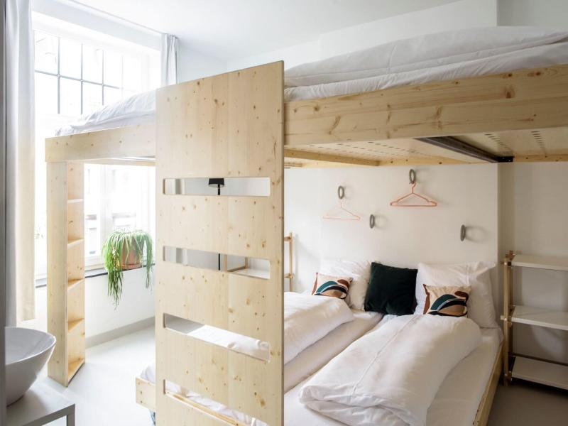 The Green Elephant Hostel Spa image
