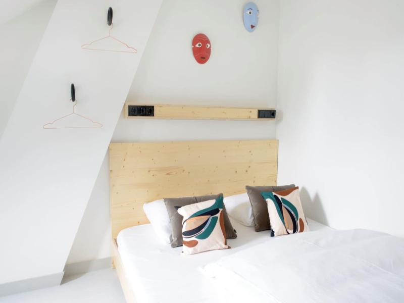 The Green Elephant Hostel Spa image
