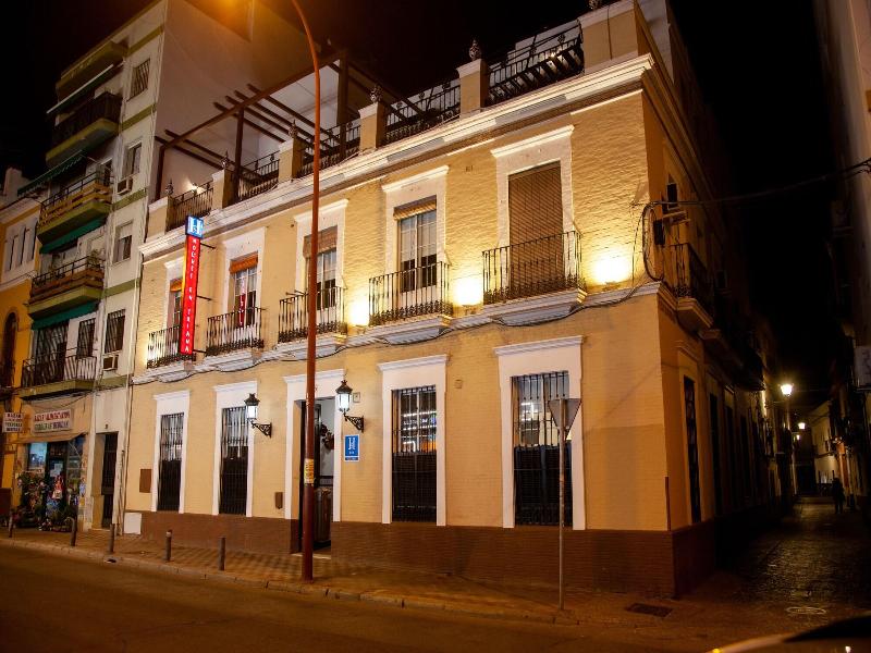 Noches En Triana — exterior view