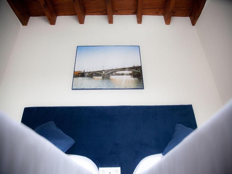 Noches En Triana image