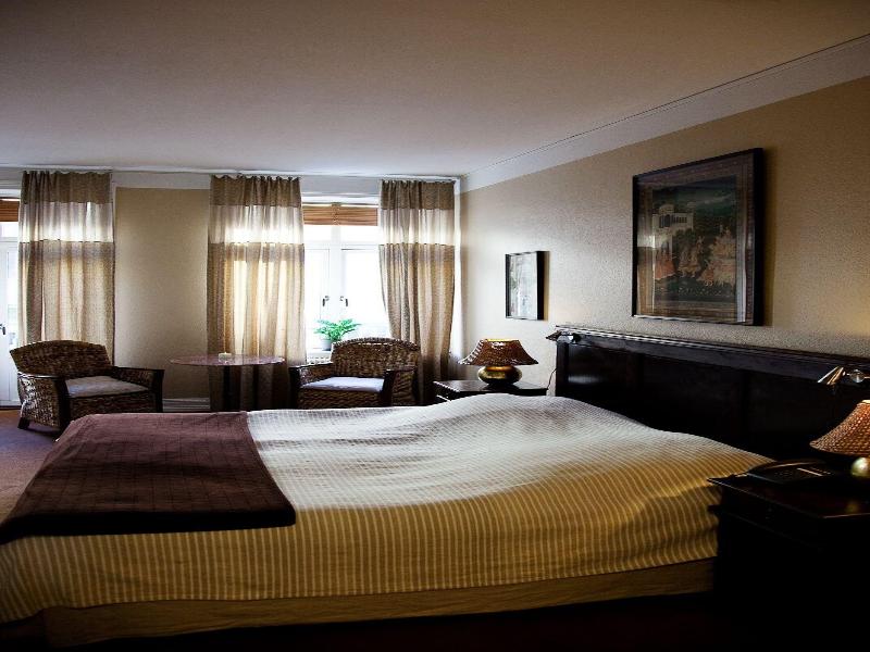 Hotel Lilton image