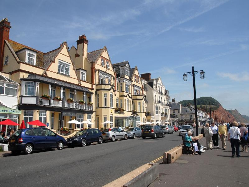 The Kingswood Hotel image