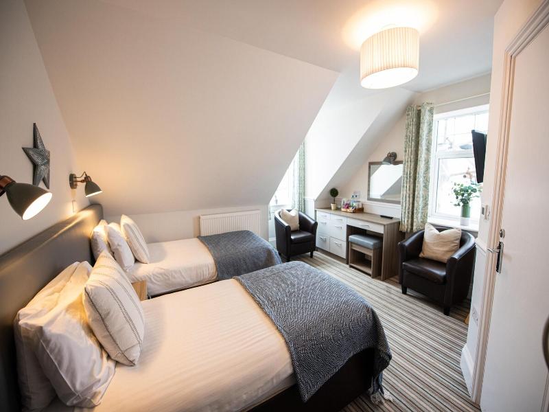 The Kingswood Hotel image