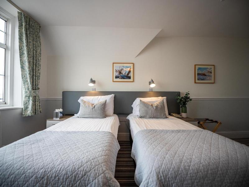 The Kingswood Hotel image