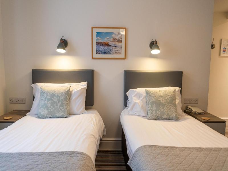 The Kingswood Hotel image