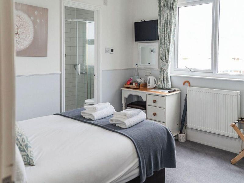 The Kingswood Hotel image