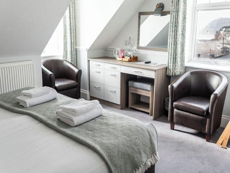 The Kingswood Hotel image