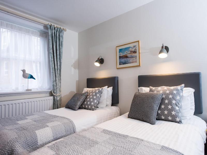 The Kingswood Hotel image