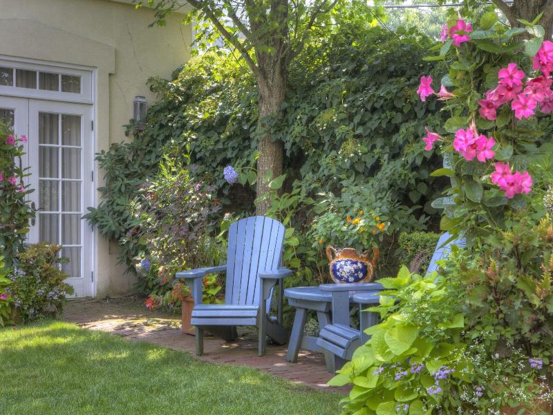 Francis Malbone House Inn image