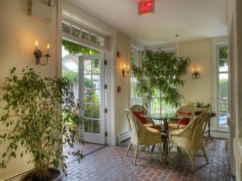 Francis Malbone House Inn image