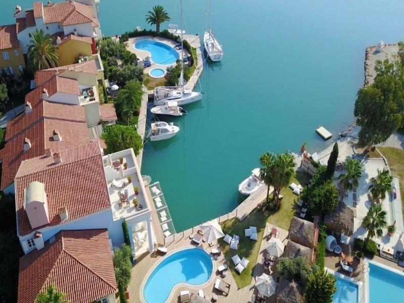 Port Alacati Hotel