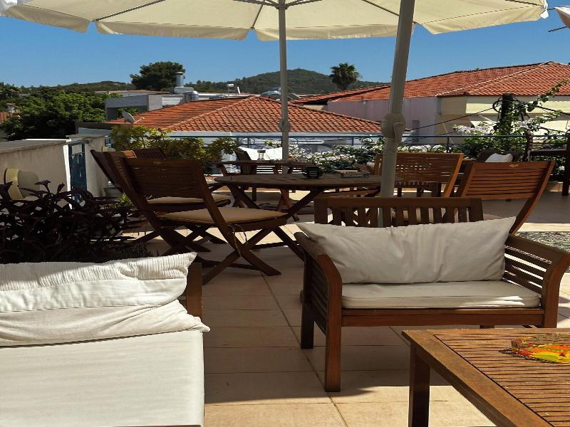 Victor Eleni Hotel