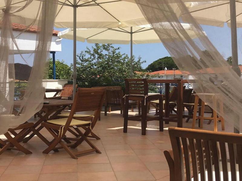 Victor Eleni Hotel