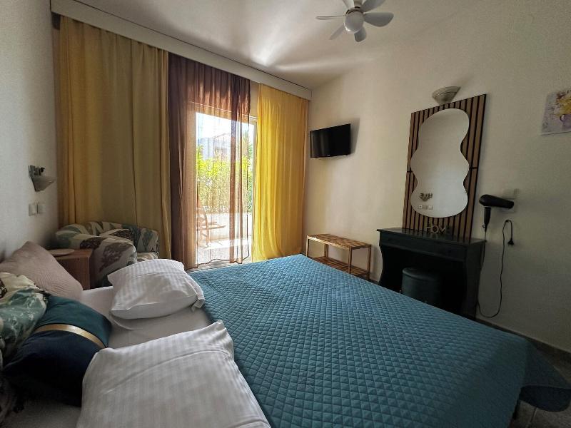 Victor Eleni Hotel 5